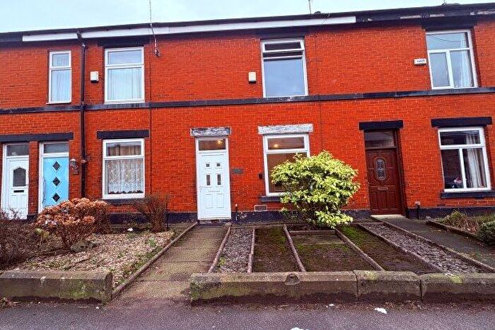 2 Bedroom Property To Rent In Rochdale Old Road, Bury, BL9
