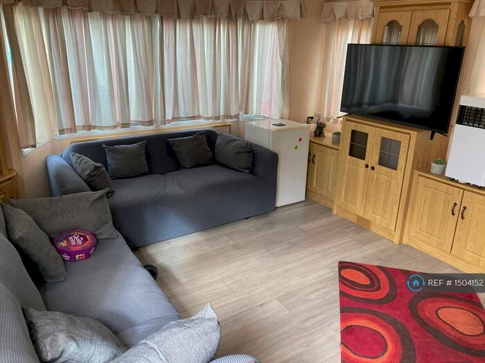 3 Bedroom Detached House To Rent In House Brackley, Brackley, NN13