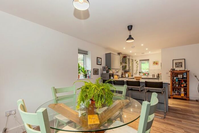 2 Bedroom Flat To Rent In Arnolds Way, Oxford OX2