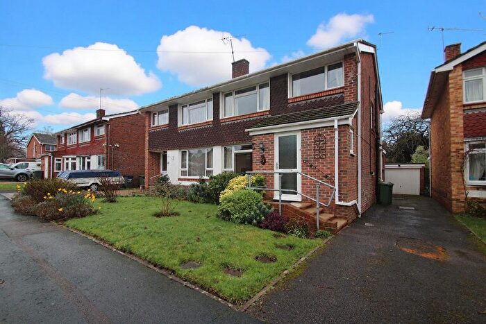 3 Bedroom Semi-Detached House For Sale In Summerlands Road, Fair Oak, Eastleigh, SO50