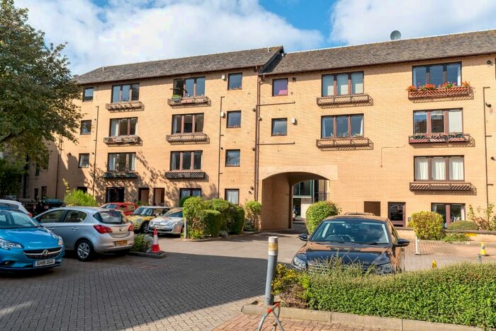 2 Bedroom Flat To Rent In Gilmours Entry, Newington, Edinburgh, EH8