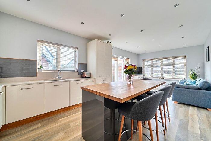 4 Bedroom Detached House For Sale In Nevinson Way, Waterlooville, PO7