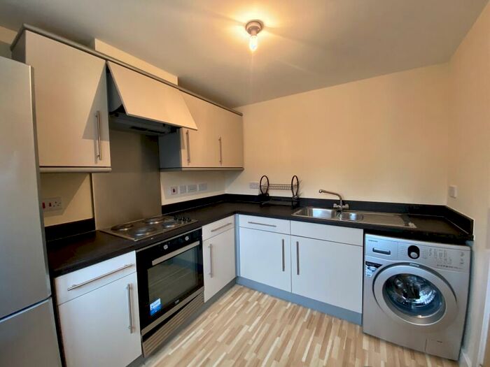2 Bedroom Apartment To Rent In Lawnhurst Ave, Brooklands, M23