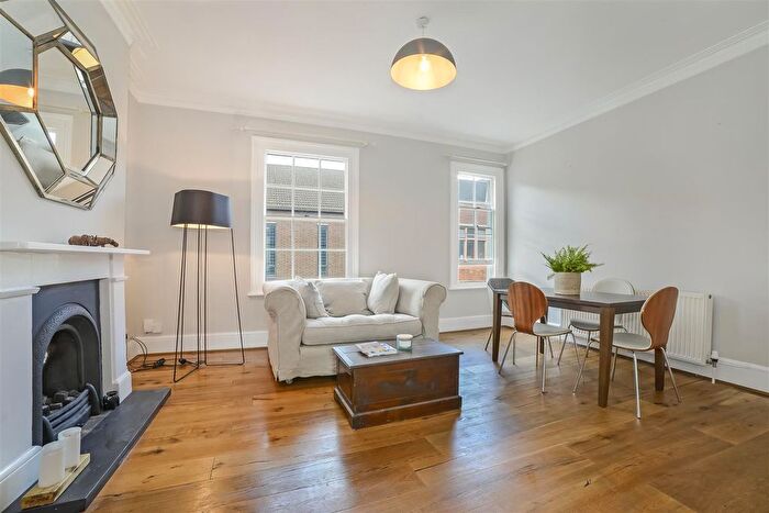 2 Bedroom Flat To Rent In Nelsons Row, Clapham, SW4