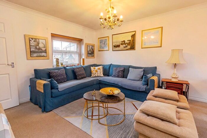 1 Bedroom Maisonette For Sale In Colossus Way, Bletchley, Milton Keynes, Buckinghamshire, MK3