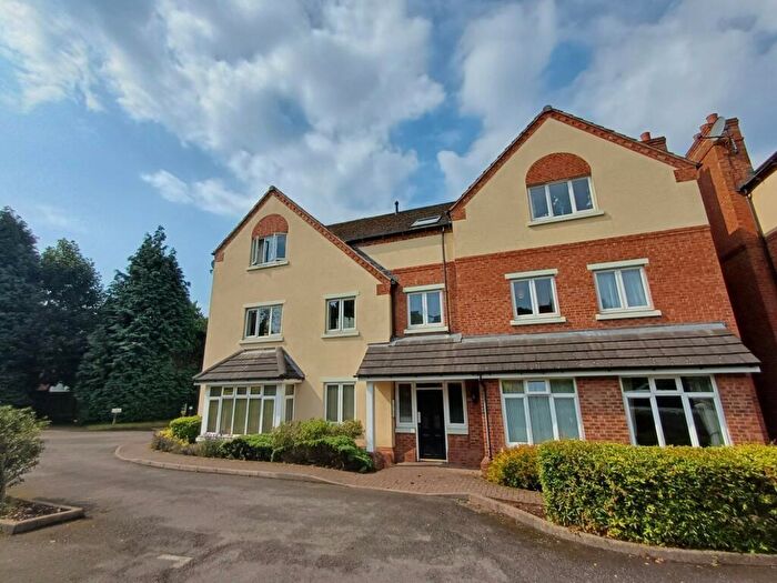 2 Bedroom Maisonette For Sale In Lichfield Road, Four Oaks, B74