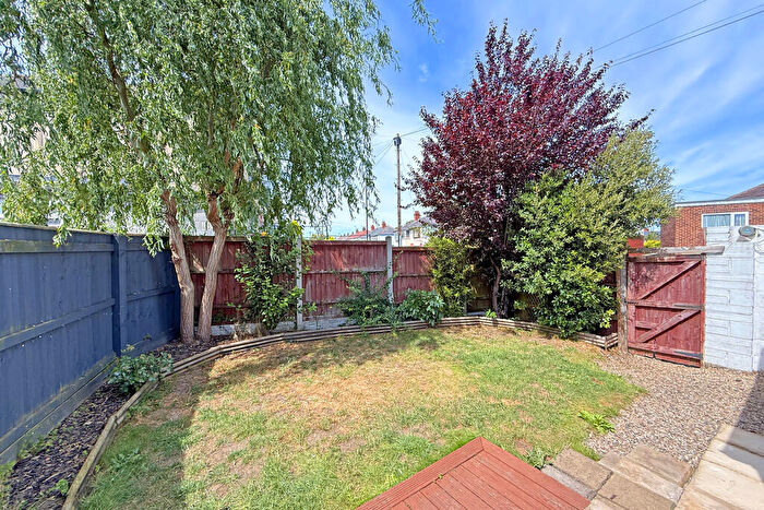 3 Bedroom End Of Terrace House For Sale In Kingsley Park Road, Harrogate, HG1