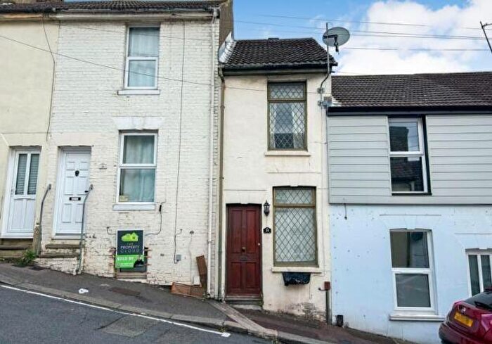2 Bedroom Terraced House For Sale In Grange Hill, Chatham, Kent, ME5