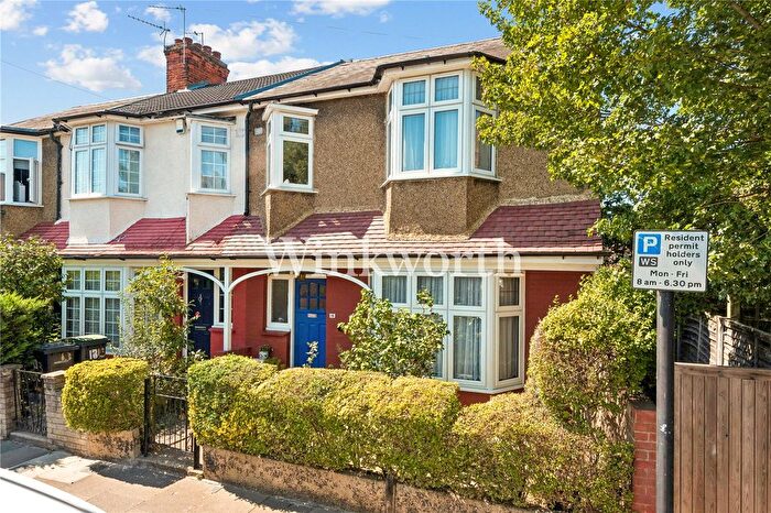3 Bedroom Semi-Detached House For Sale In Eldon Road, London, N22
