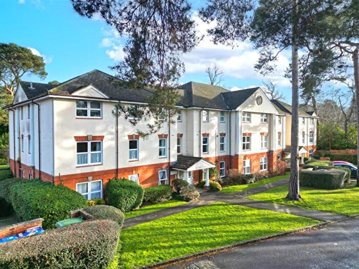 2 Bedroom Apartment To Rent In The Byfrons, Farnborough, GU14