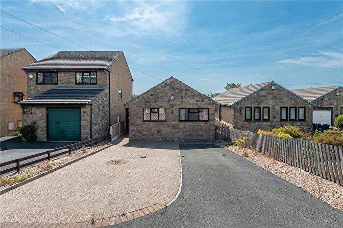 3 Bedroom Bungalow For Sale In Norwood Drive, Batley, West Yorkshire, WF17
