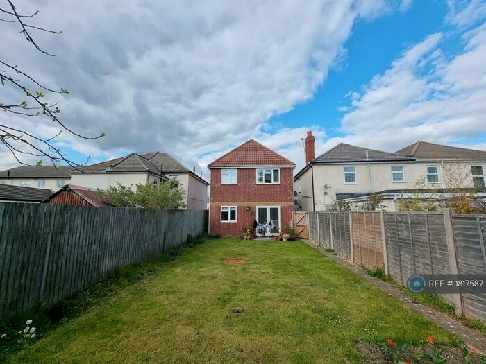 2 Bedroom Flat To Rent In Shelbourne Road, Bournemouth, BH8