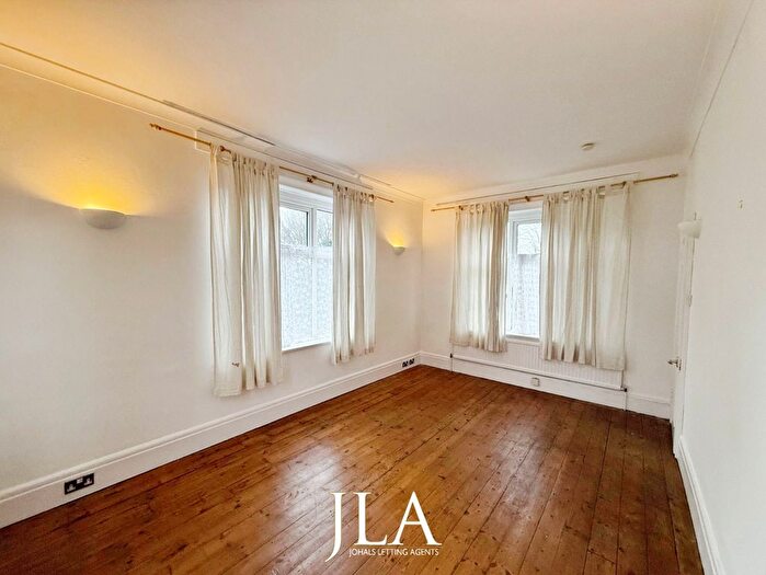 1 Bedroom Flat To Rent In Flat, London Road, Leicester, LE2