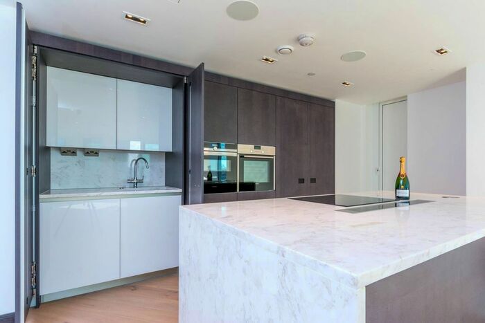 3 Bedroom Flat To Rent In Beadon Road, Hammersmith, London, W6