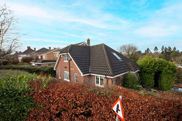 3 Bedroom Bungalow For Sale In Rendlesham Way, Chorleywood, WD3