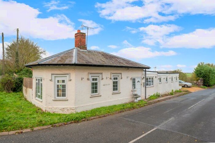 3 Bedroom Detached Bungalow For Sale In Haselor, Alcester, B49