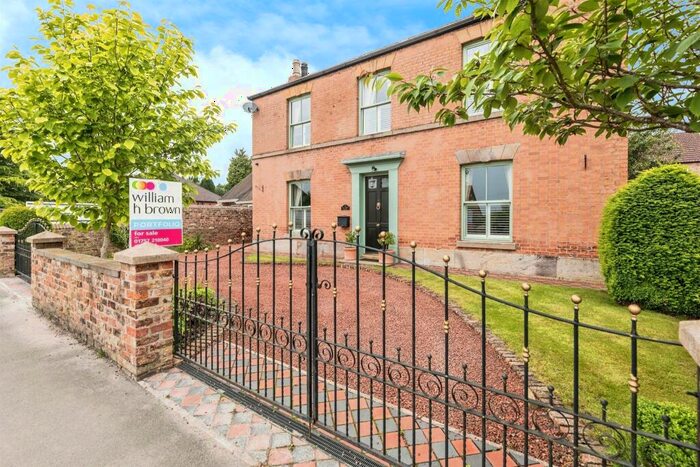 5 Bedroom Detached House For Sale In High Street, West Cowick, Goole, DN14