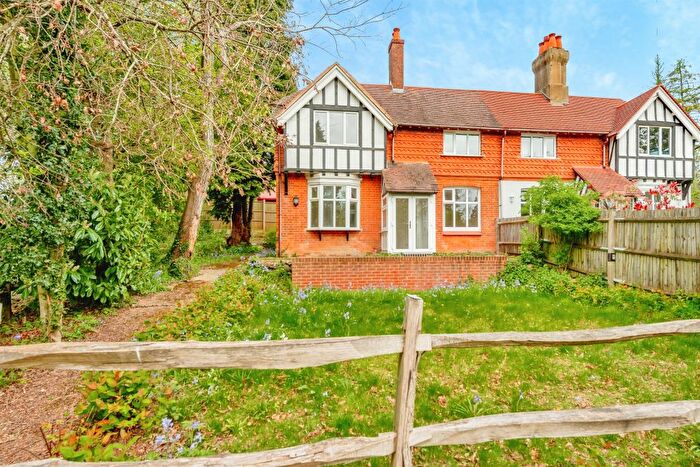 3 Bedroom Semi Detached House For Sale In Deans Lane, Nutfield, Redhill, RH1