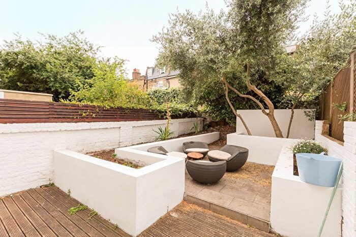 1 Bedroom Flat To Rent In New Kings Road, London, SW6