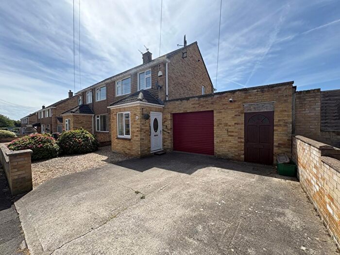 3 Bedroom Semi Detached House For Sale In Ellen Close, North Petherton, Bridgwater, TA6