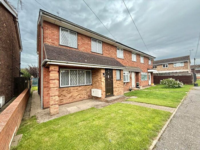 3 Bedroom End Of Terrace House For Sale In Greenways, Canvey Island, SS8