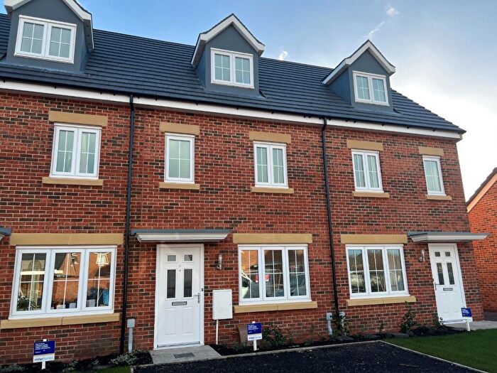 3 Bedroom Terraced House To Rent In Greenwood Close, PR4