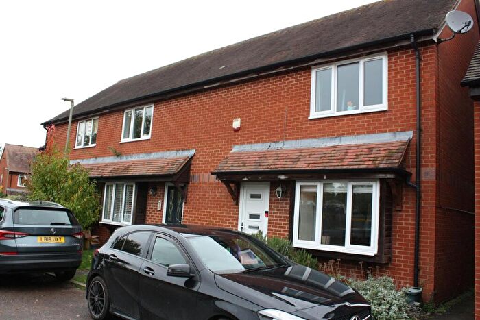 2 Bedroom Terraced House To Rent In Abingdon Close, Thame, OX9