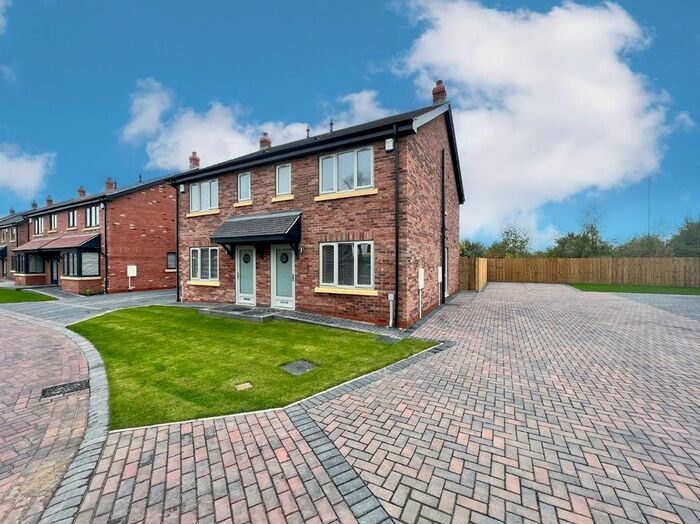3 Bedroom Semi-detached House To Rent In Teesdale Croft, Beverley, Uk, HU17