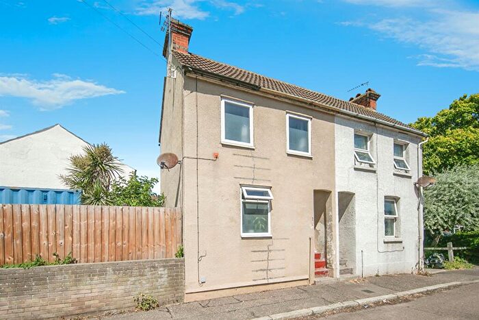 1 Bedroom Semi-Detached House For Sale In Albert Street, Harwich, CO12