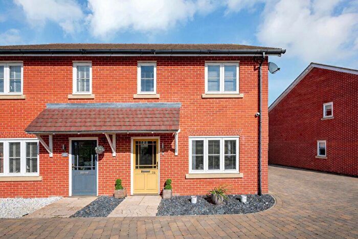 3 Bedroom Semi Detached House For Sale In Spinney Hill, Oakham, LE15