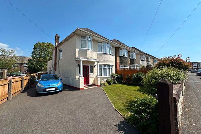 3 Bedroom Detached House For Sale In Highland Road, Lower Parkstone, Poole, BH14