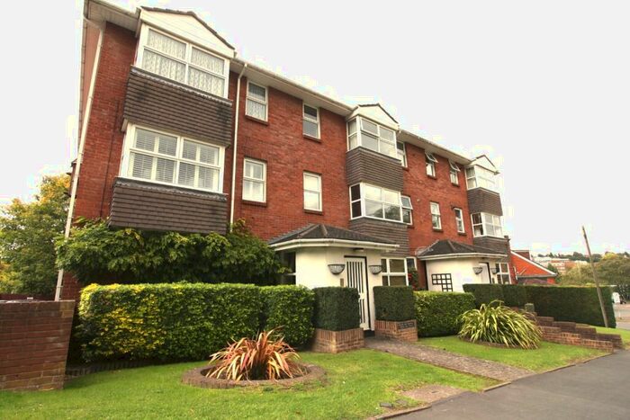 2 Bedroom Flat To Rent In Gadebridge Court, Warners End Road, Hemel Hempstead, Hertfordshire, HP1