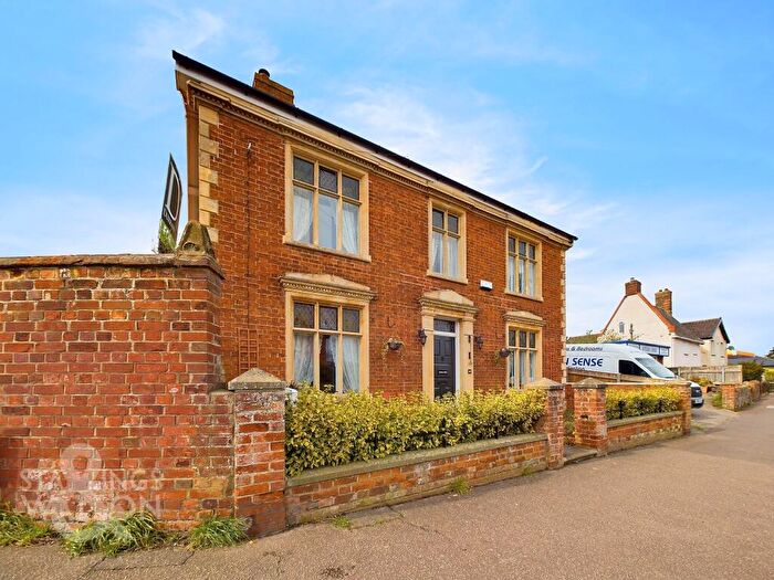 3 Bedroom Detached House For Sale In London Road, Harleston, IP20