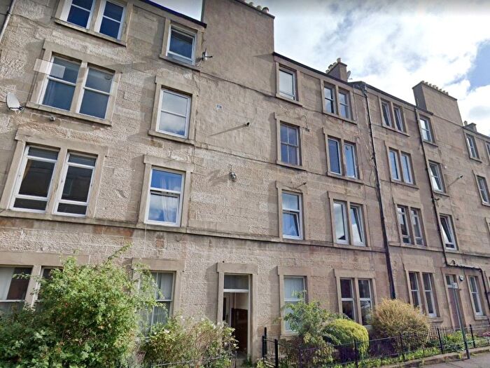 3 Bedroom Flat To Rent In () Cathcart Place, Edinburgh, EH11