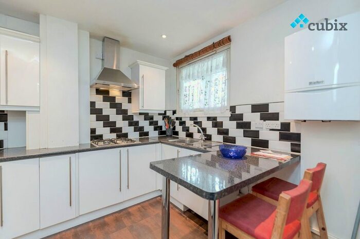 4 Bedroom Flat To Rent In Rolls Road, London, SE1