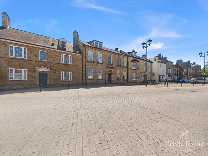 3 Bedroom Apartment To Rent In Market Place, Bishop Auckland, Durham, DL14
