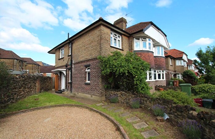 2 Bedroom Maisonette To Rent In Danson Crescent Welling, DA16