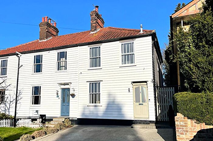 3 Bedroom End Of Terrace House For Sale In Springhall Road, Sawbridgeworth, CM21