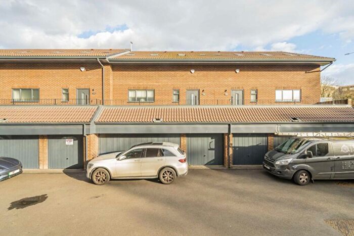 2 Bedroom Terraced House For Sale In Bridge Lane, London, NW11