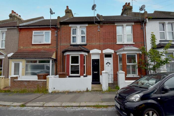 2 Bedroom Terraced House To Rent In Holcombe Road, Rochester, ME1