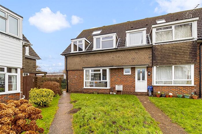 4 Bedroom End Terrace House For Sale In Twyford Gardens, Worthing, BN13