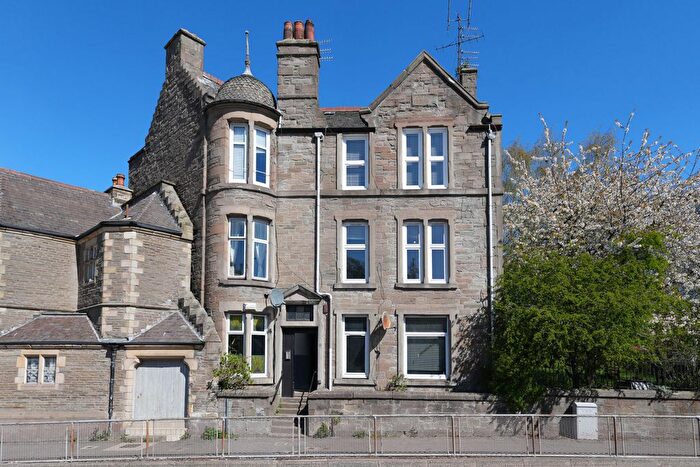 2 Bedroom Flat For Sale In High Street, Lochee, Dundee, DD2