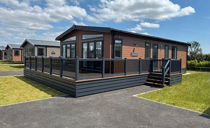 2 Bedroom Mobile/park Home For Sale In Moor Lane, Nottage, Porthcawl, CF36
