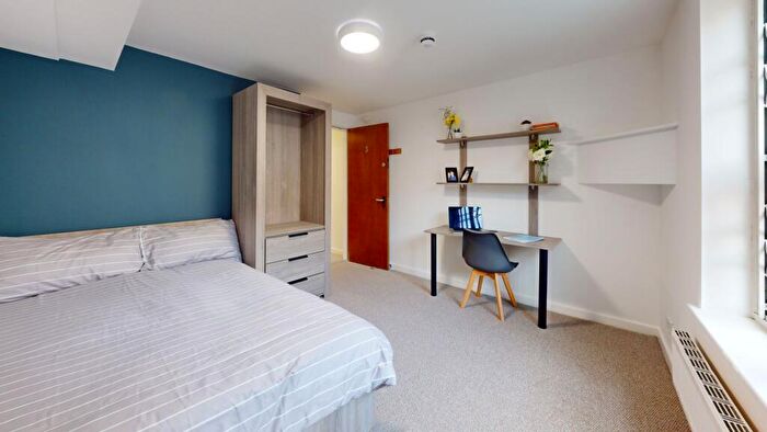 6 Bedroom Property To Rent In Flat, Hyde Park Road, LS6