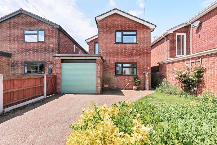3 Bedroom Detached House For Sale In Larwood Way, Shipdham, IP25