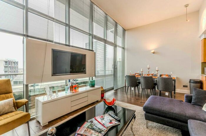 2 Bedroom Flat To Rent In City Road, City, London, EC1V