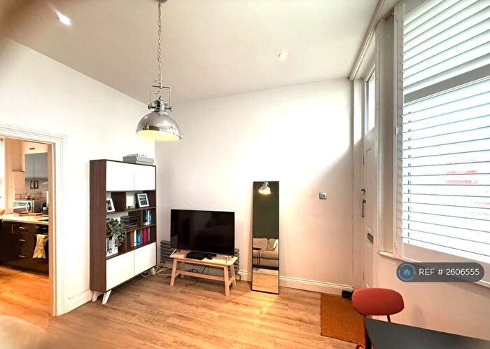 1 Bedroom Flat To Rent In Livingstone Road, Hove, BN3