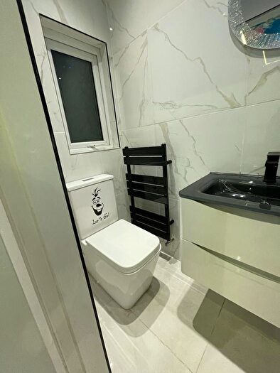 6 Bedroom Terraced House To Rent In Beech Grove, Manchester, M14