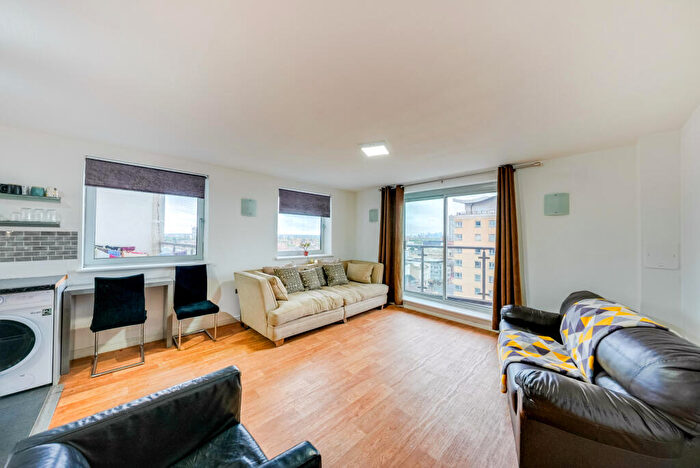 2 Bedroom Flat For Sale In Axon Place, Ilford, IG1