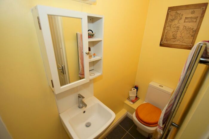 1 Bedroom Flat To Rent In Prospect Hill, Redditch, Worcestershire, B97